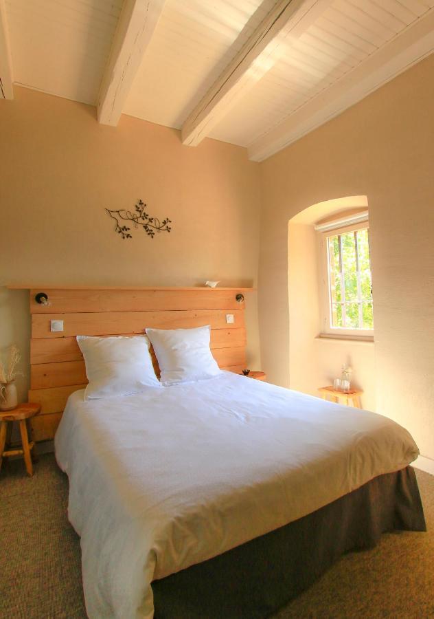 Domaine De Bauzit Bed and Breakfast Vals-pres-le-Puy Exteriör bild