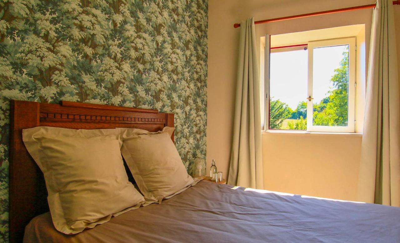 Domaine De Bauzit Bed and Breakfast Vals-pres-le-Puy Exteriör bild